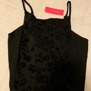 black crop top w floral print